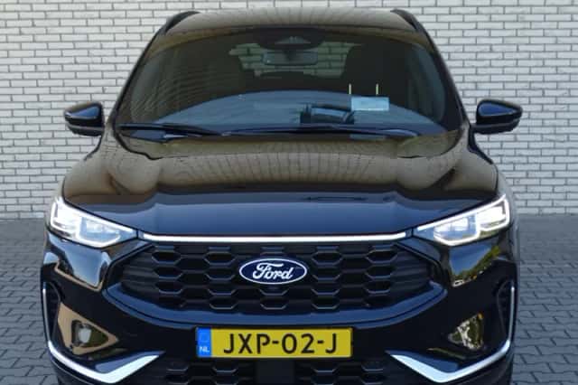 Ford Kuga (2024) thumbnail 3