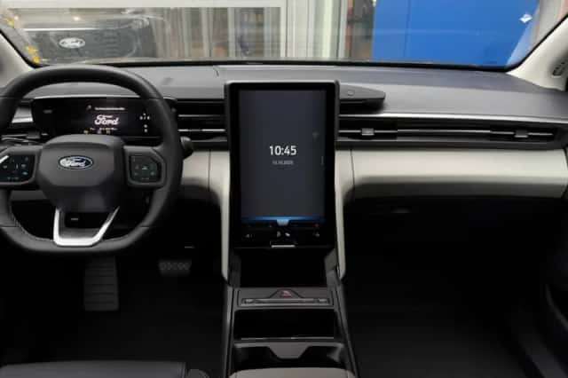 Ford Explorer (2026) thumbnail 2