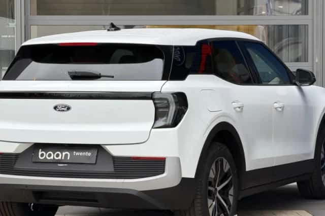 Ford Explorer (2026) thumbnail 3