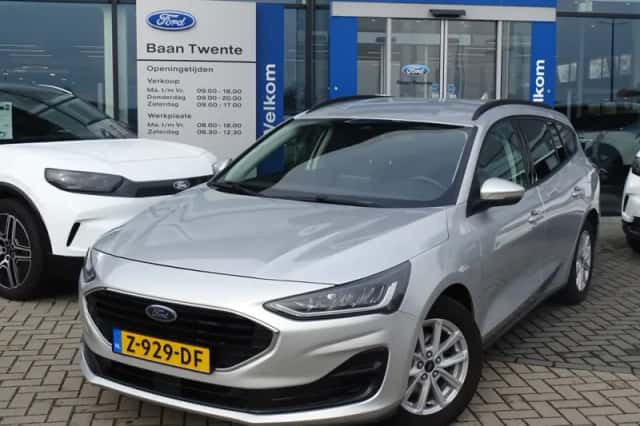 Ford Focus (2022) thumbnail 2