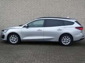 Ford Focus (2022) thumbnail 5