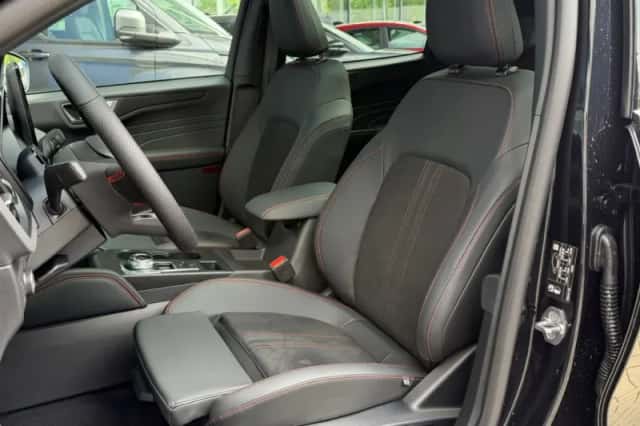 Ford Kuga (2026) thumbnail 3