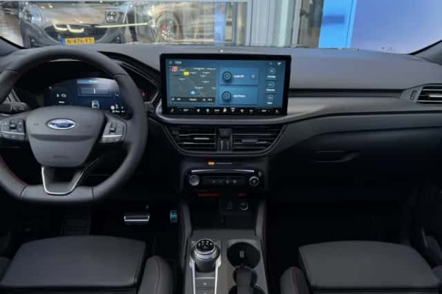 Ford Kuga (2026) thumbnail 2