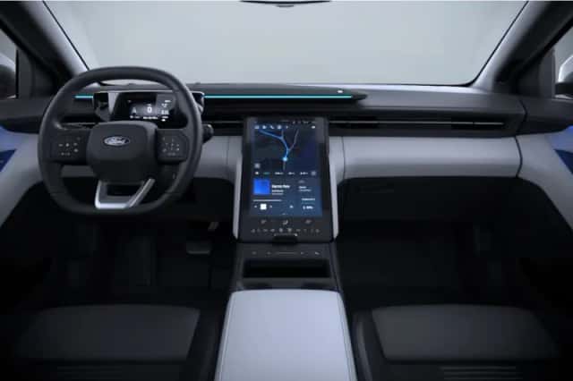 Ford Explorer (2026) thumbnail 3