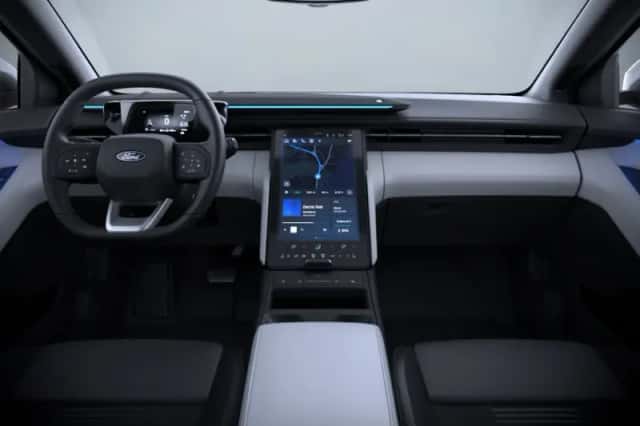 Ford Explorer (2026) thumbnail 3