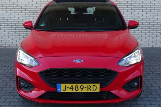 Ford Focus (2020) thumbnail 3
