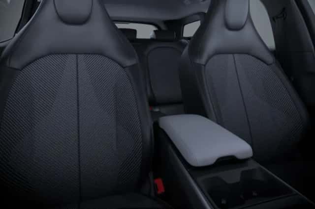 Ford Explorer (2026) thumbnail 4