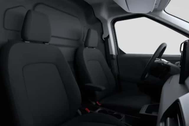 Ford E-Transit Courier (2026) thumbnail 3