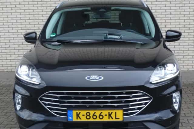 Ford Kuga (2020) thumbnail 3