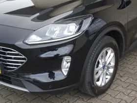 Ford Kuga (2020) thumbnail 4