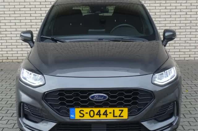 Ford Fiesta (2023) thumbnail 3