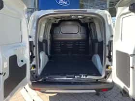 Ford Transit Courier (2023) thumbnail 20