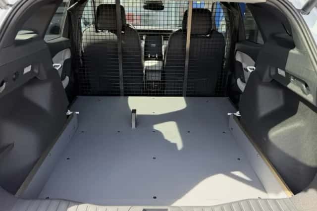 Ford Explorer (2026) thumbnail 2