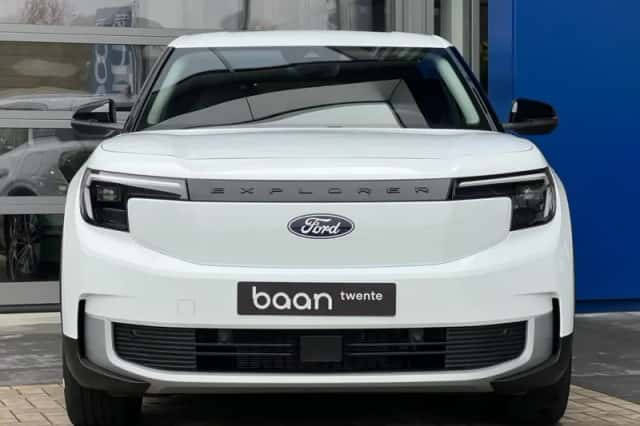 Ford Explorer (2026) thumbnail 5