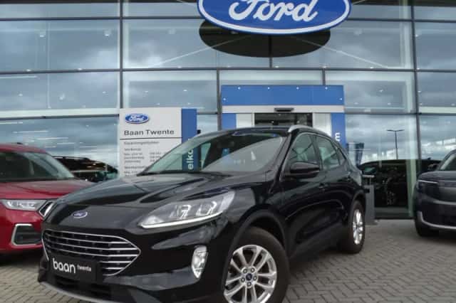Ford Kuga (2022) thumbnail 2
