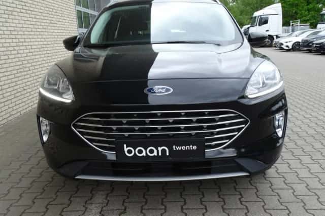 Ford Kuga (2022) thumbnail 3
