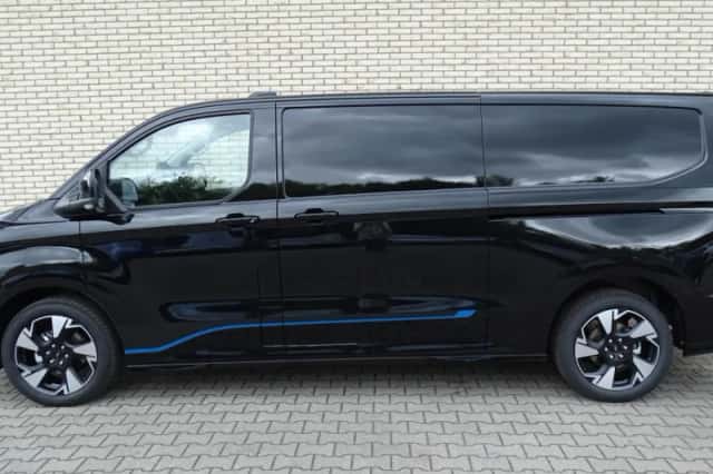 Ford Transit Custom (2026) thumbnail 4