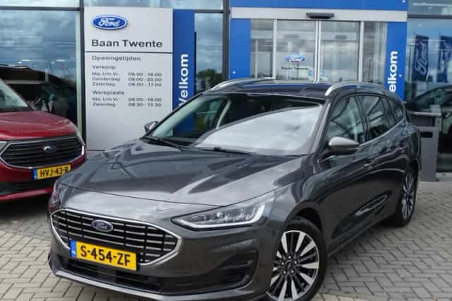 Ford Focus (2023) thumbnail 2