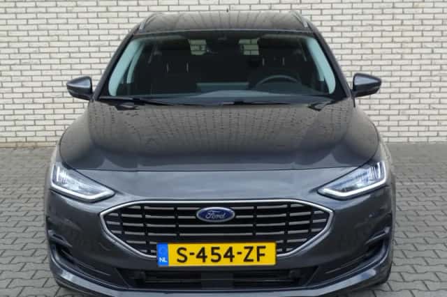 Ford Focus (2023) thumbnail 3