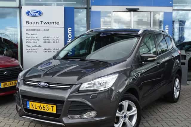 Ford Kuga (2016) thumbnail 2