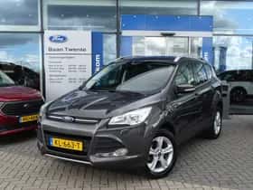 Ford Kuga (2016) thumbnail 2