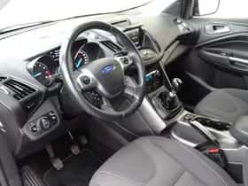 Ford Kuga (2016) thumbnail 9