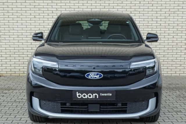 Ford Explorer (2026) thumbnail 3