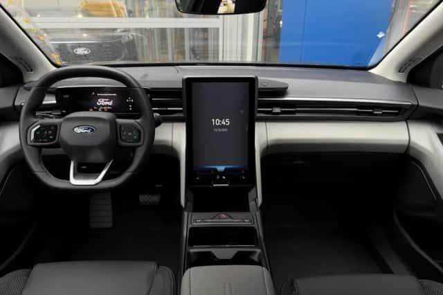 Ford Explorer (2026) thumbnail 2