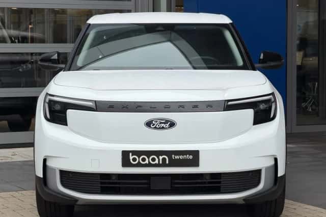 Ford Explorer (2026) thumbnail 4