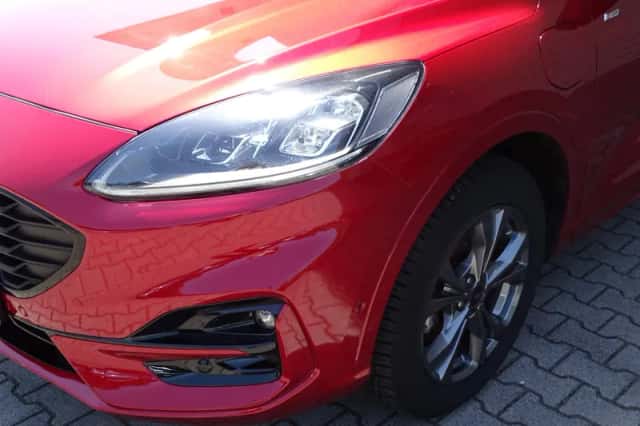 Ford Kuga (2021) thumbnail 5