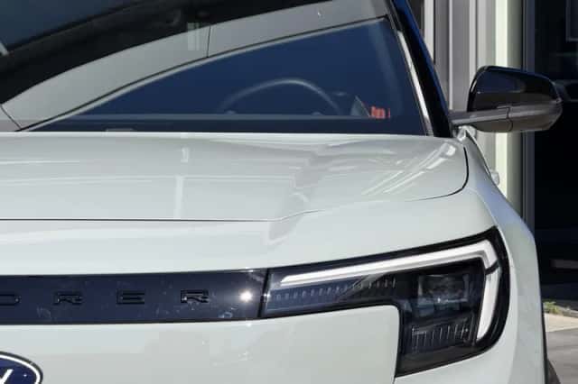 Ford Explorer (2026) thumbnail 6
