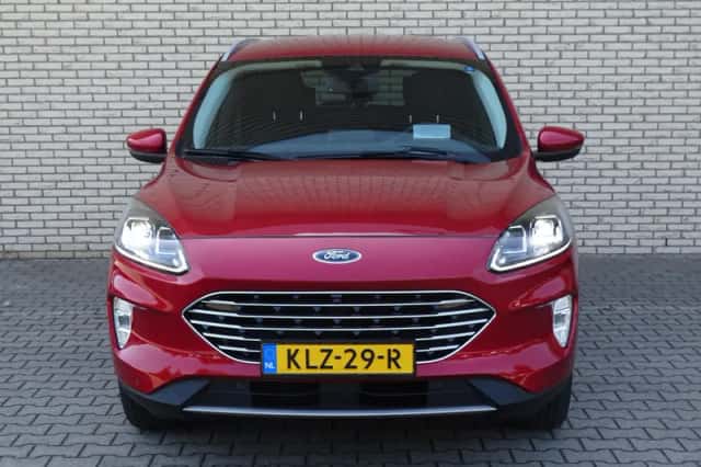 Ford Kuga (2021) thumbnail 2