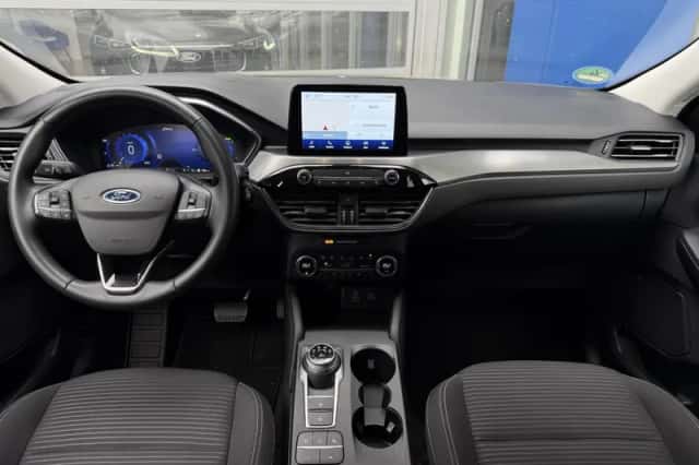 Ford Kuga (2022) thumbnail 2