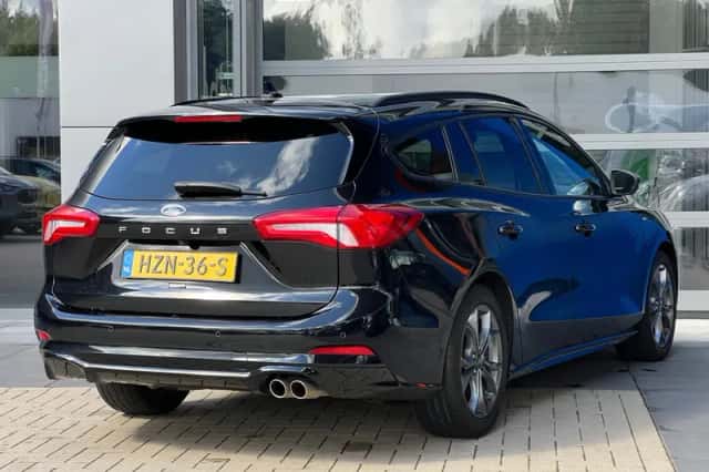 Ford Focus (2021) thumbnail 2