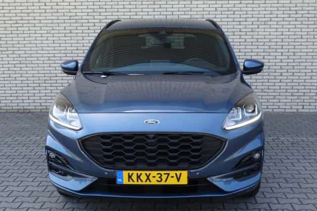 Ford Kuga (2022) thumbnail 3