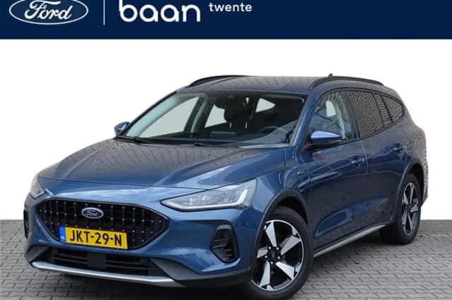 Ford Focus (2022) thumbnail 1