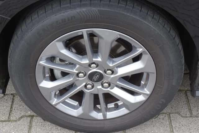 Ford Focus (2024) thumbnail 4