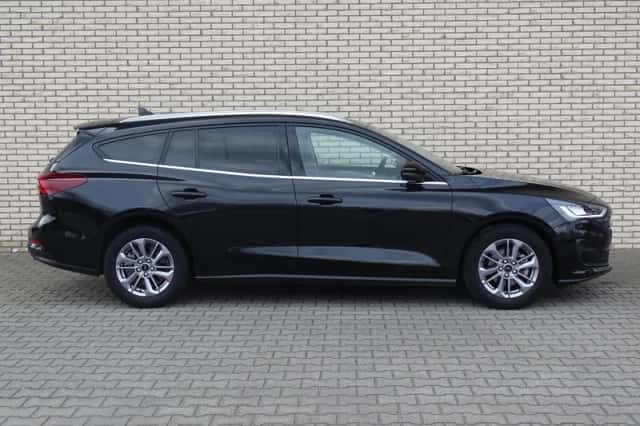 Ford Focus (2024) thumbnail 6