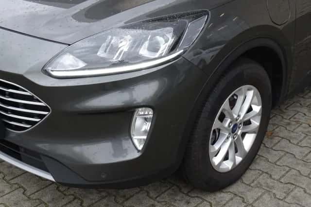 Ford Kuga (2021) thumbnail 4