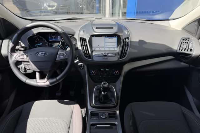 Ford Kuga (2018) thumbnail 2