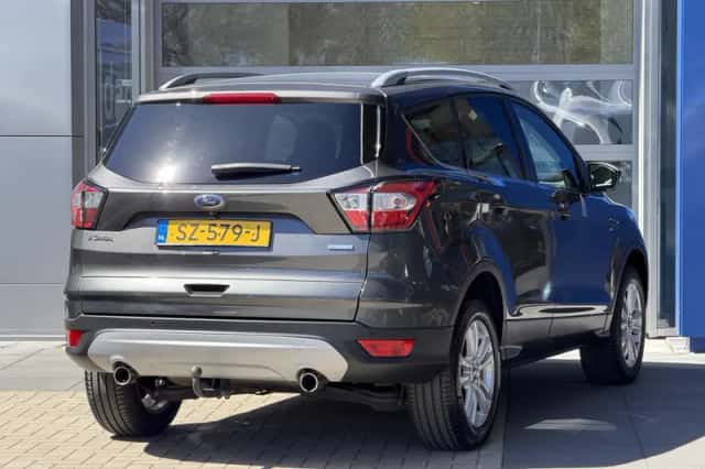 Ford Kuga (2018) thumbnail 3