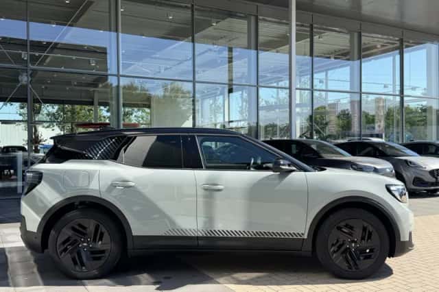 Ford Explorer (2026) thumbnail 5