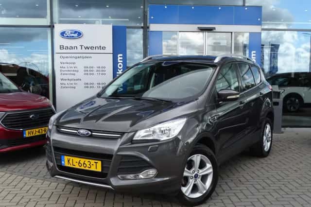 Ford Kuga (2016) thumbnail 2