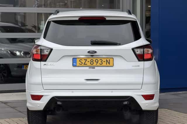 Ford Kuga (2018) thumbnail 5