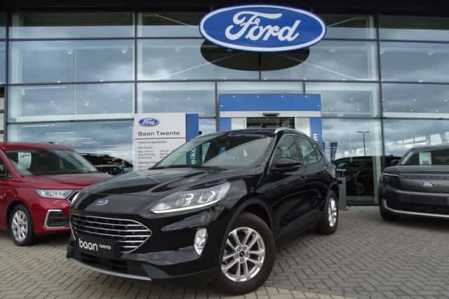 Ford Kuga (2022) thumbnail 2
