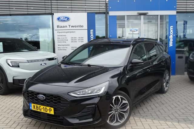 Ford Focus (2022) thumbnail 2
