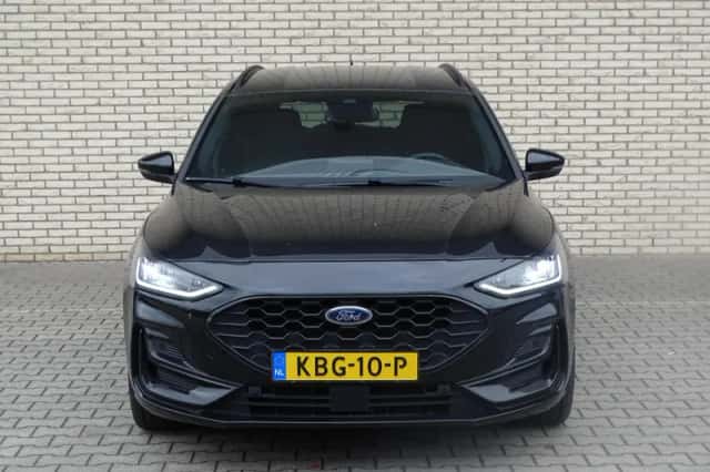 Ford Focus (2022) thumbnail 3