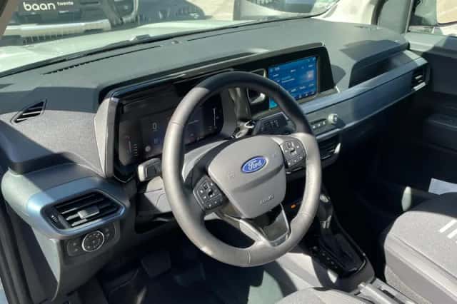 Ford Transit Courier (2023) thumbnail 3