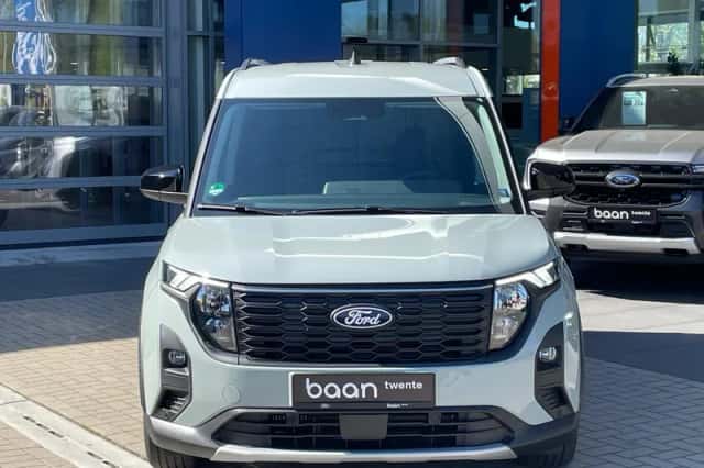 Ford Transit Courier (2023) thumbnail 5