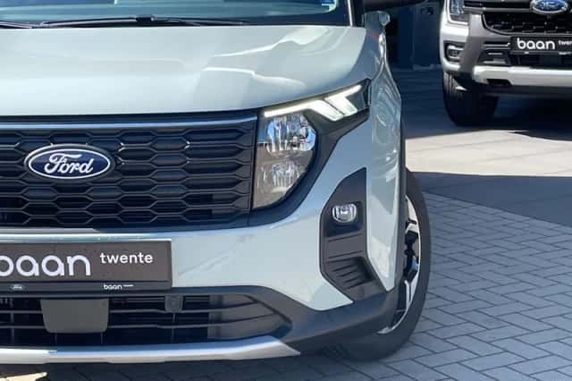 Ford Transit Courier (2023) thumbnail 6